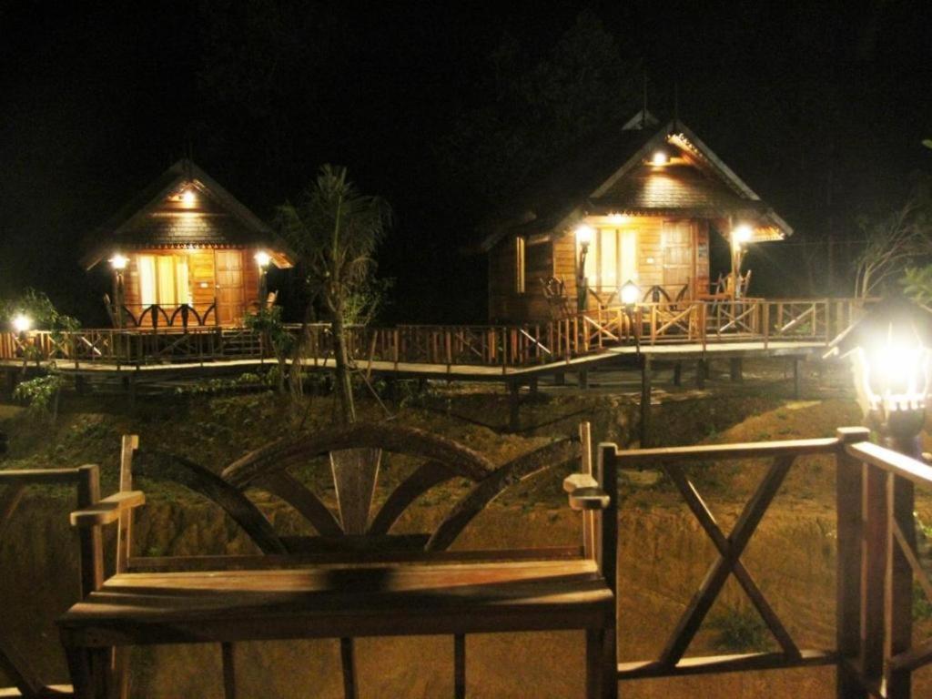 Burilamplai Resort Thung Yai Exterior foto