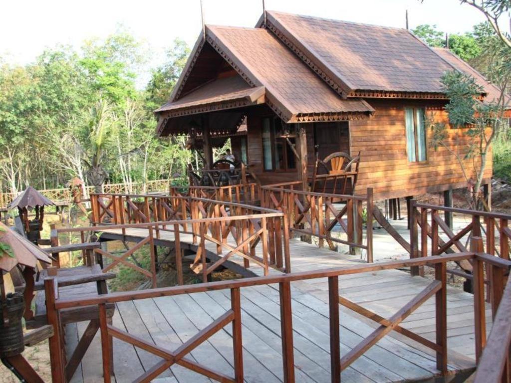 Burilamplai Resort Thung Yai Exterior foto